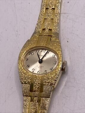 Vintage Geneve Womens Gold Tone Mechanical Watch 17 Jewels Runs